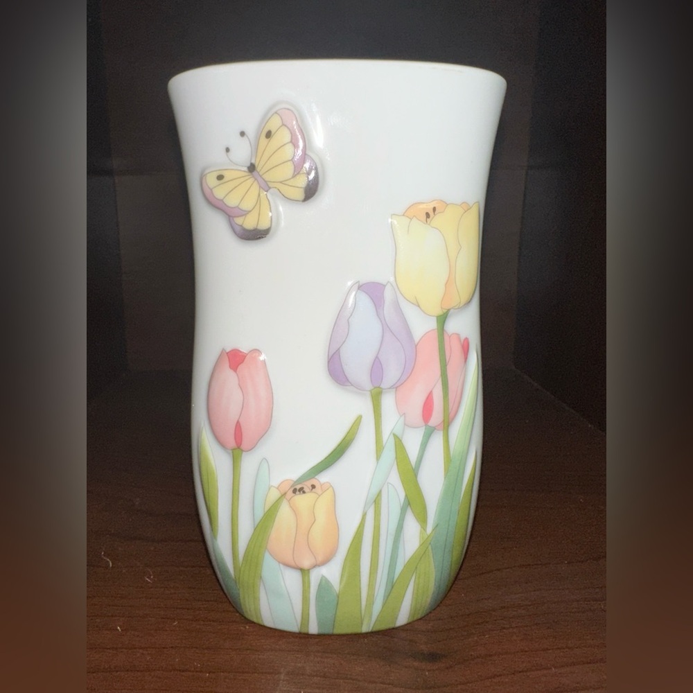 VINTAGE TULIP FLOWERS BUTTERFLIY PORCELAIN BUD VASE‎ JAPAN